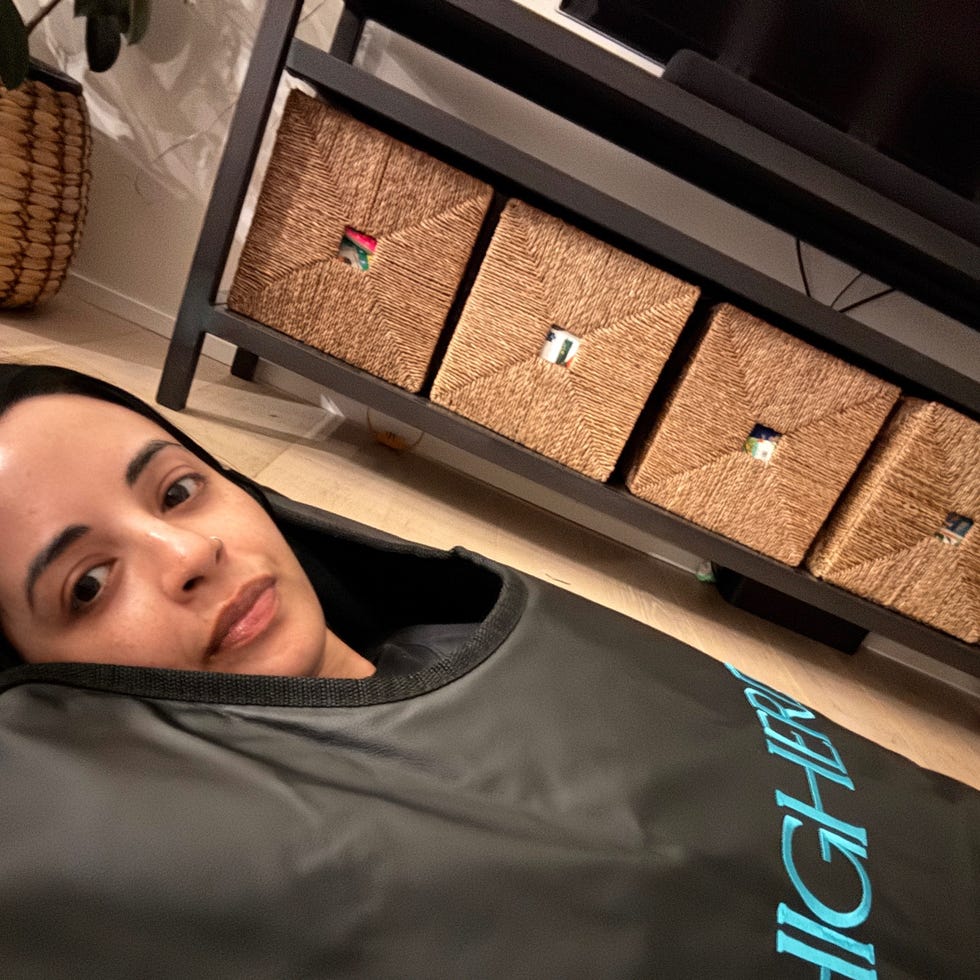 Therapeutic recovery device in use.