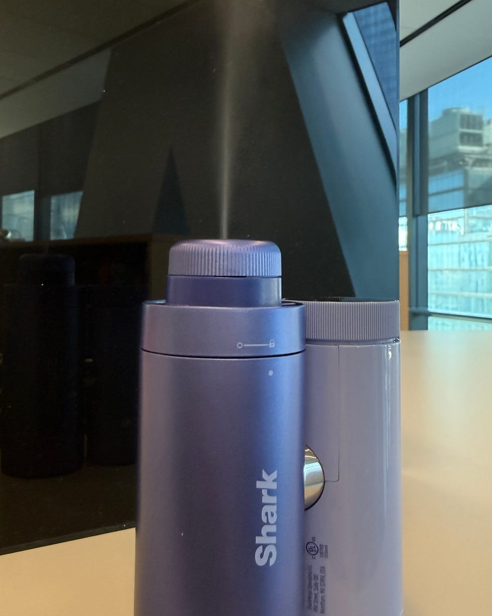 shark chillpill handheld fan with mist attachment