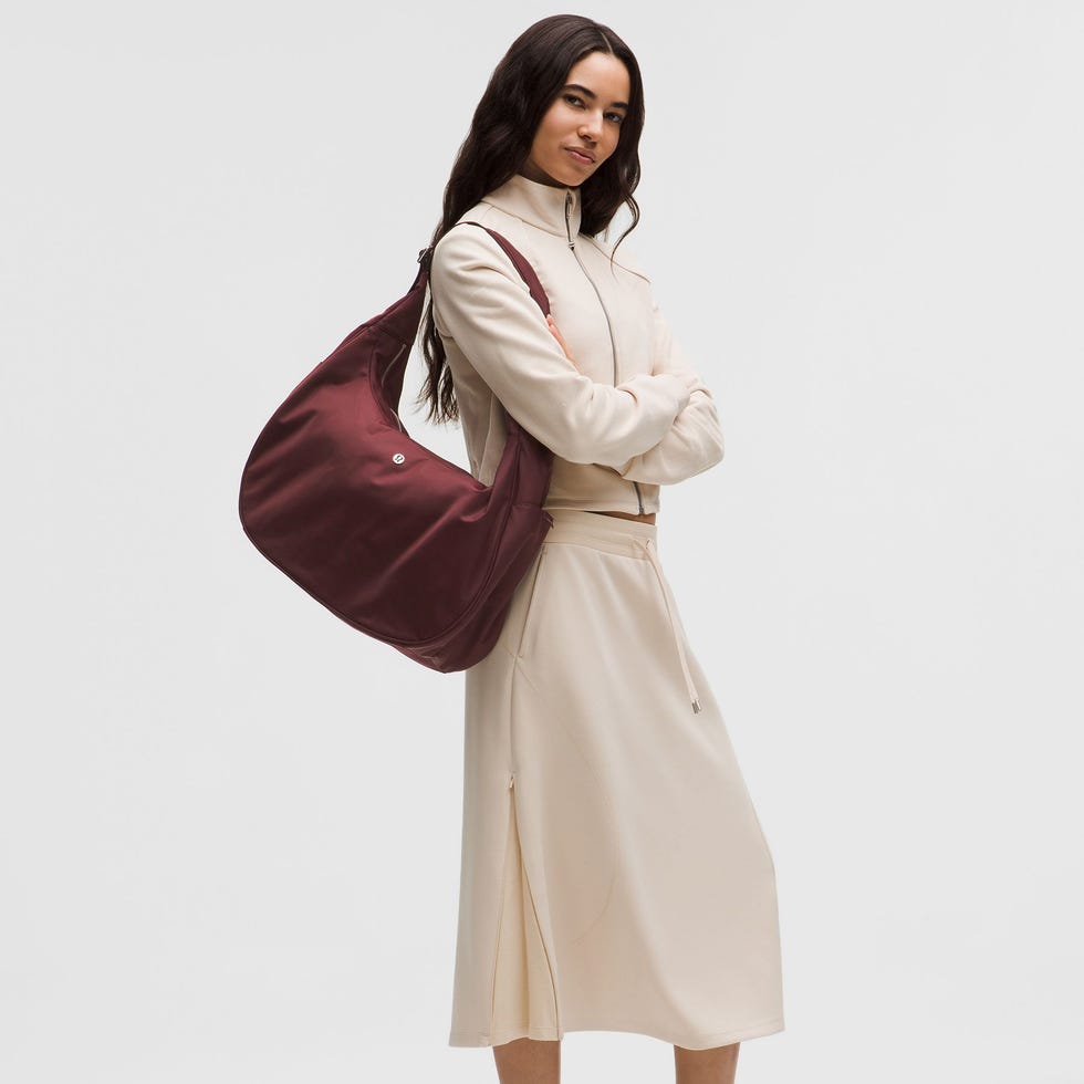 City Essentials Oversized Shoulder Bag 18L City Essentials Oversized Shoulder Bag 18L