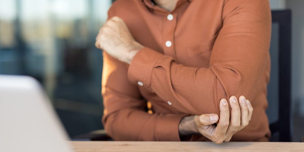 Doctors Explain Bursitis Causes and Home Treatments