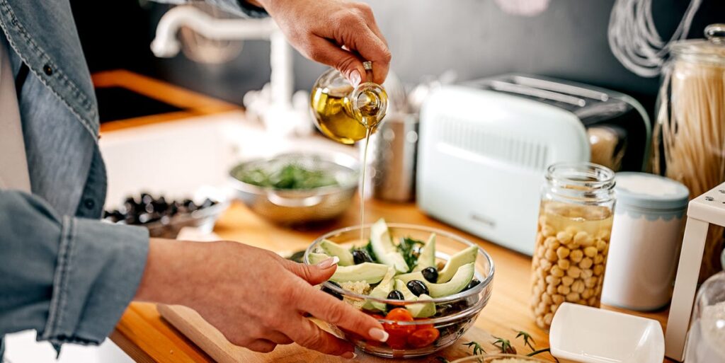 9 Anti-Inflammatory Foods Dietitians Want You to Add to Your Plate