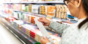 A Dietitian Explains How to Eat Well on a Budget
