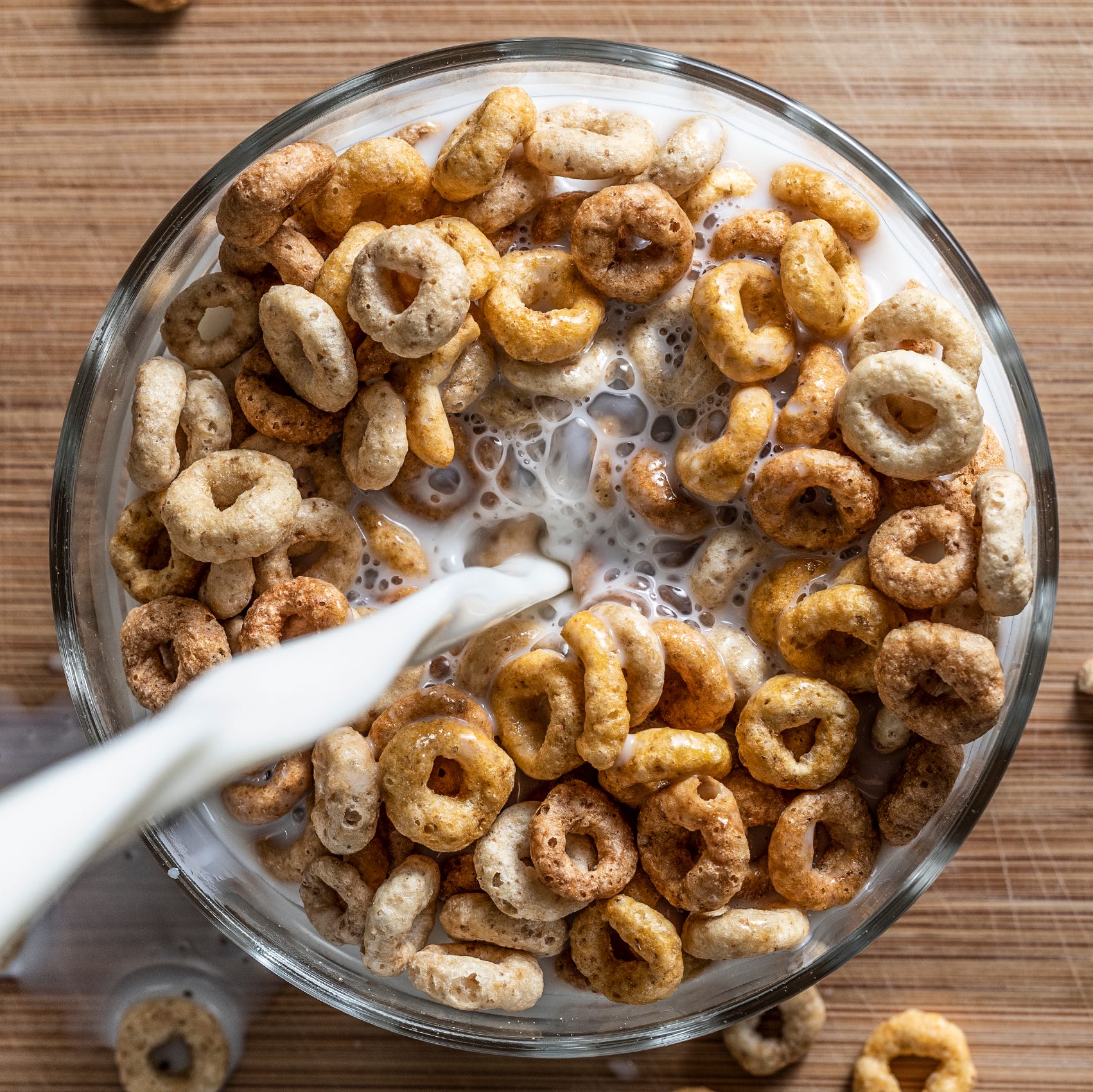 healthy late night snack cereal and milk