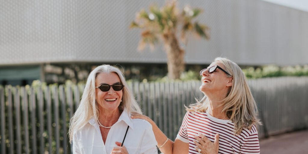 25 Expert Tips for Aging Gracefully and Feeling Your Best