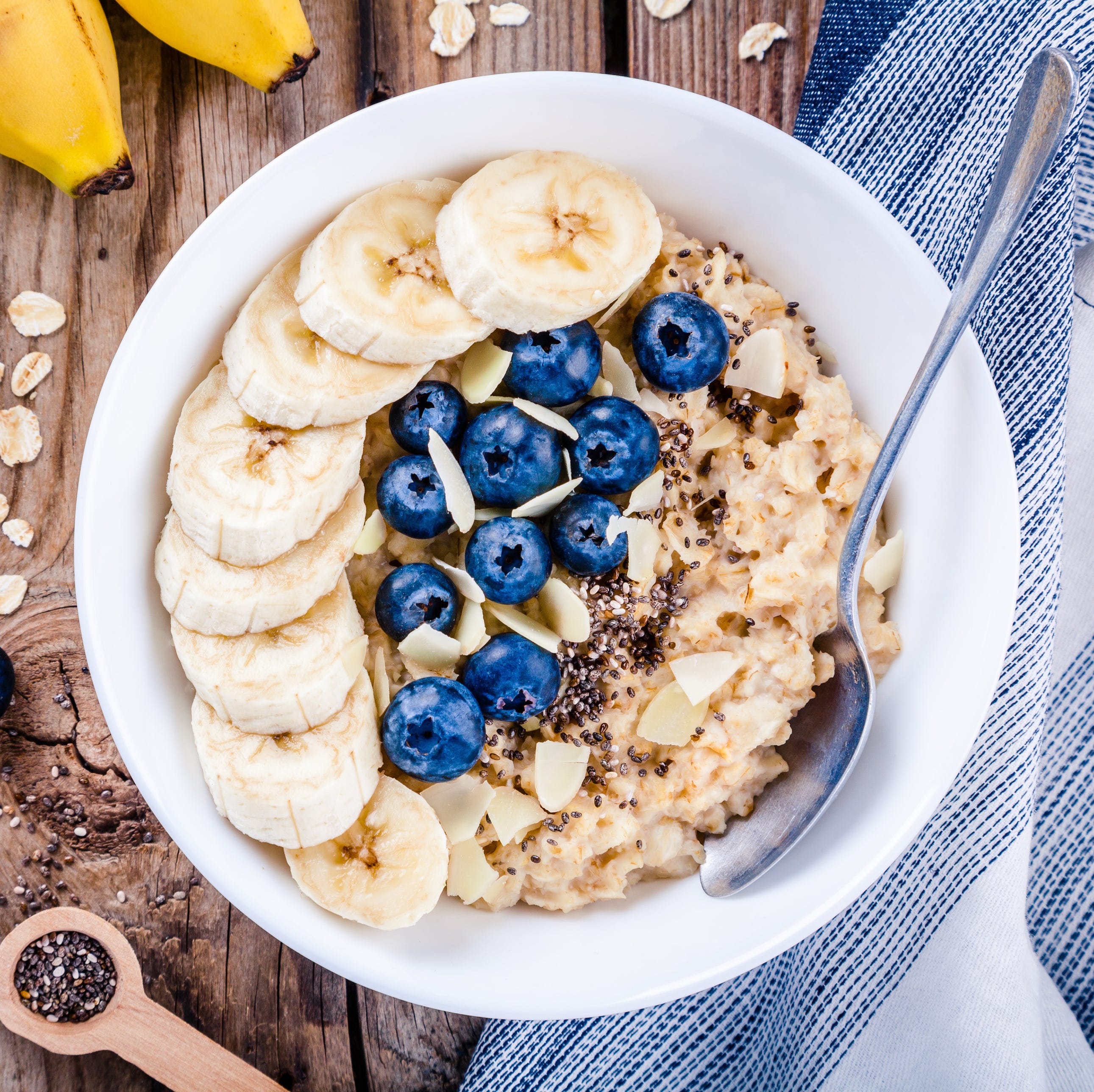 Breakfast: oatmeal with bananas, blueberries, chia seeds and almonds